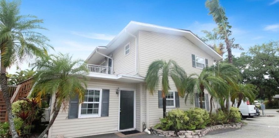 Apartment in Sarasota, Florida 2 bedrooms, 97.55 sq.m. № 2117300
