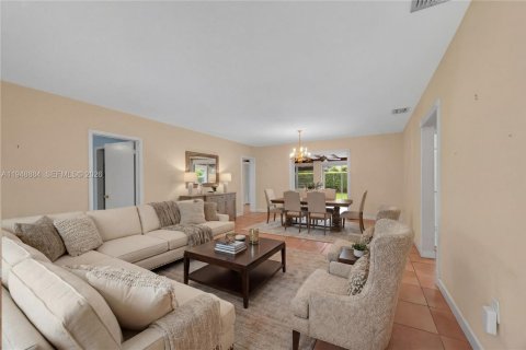 Villa ou maison à vendre à Miami, Floride: 4 chambres, 131.55 m2 № 2004823 - photo 3