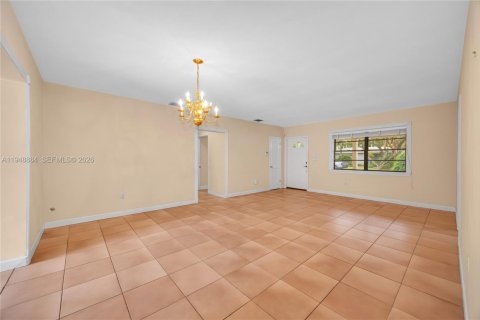 Villa ou maison à vendre à Miami, Floride: 4 chambres, 131.55 m2 № 2004823 - photo 6