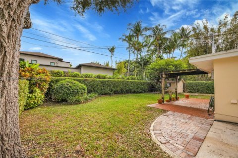 Villa ou maison à vendre à Miami, Floride: 4 chambres, 131.55 m2 № 2004823 - photo 22