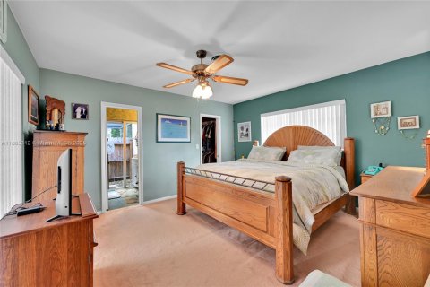 Casa en venta en Homestead, Florida, 3 dormitorios, 137.31 m2 № 1933172 - foto 17