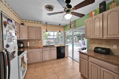 Casa en venta en Homestead, Florida, 3 dormitorios, 137.31 m2 № 1933172 - foto 16