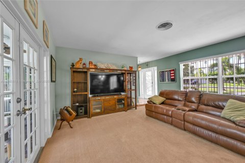 Casa en venta en Homestead, Florida, 3 dormitorios, 137.31 m2 № 1933172 - foto 9