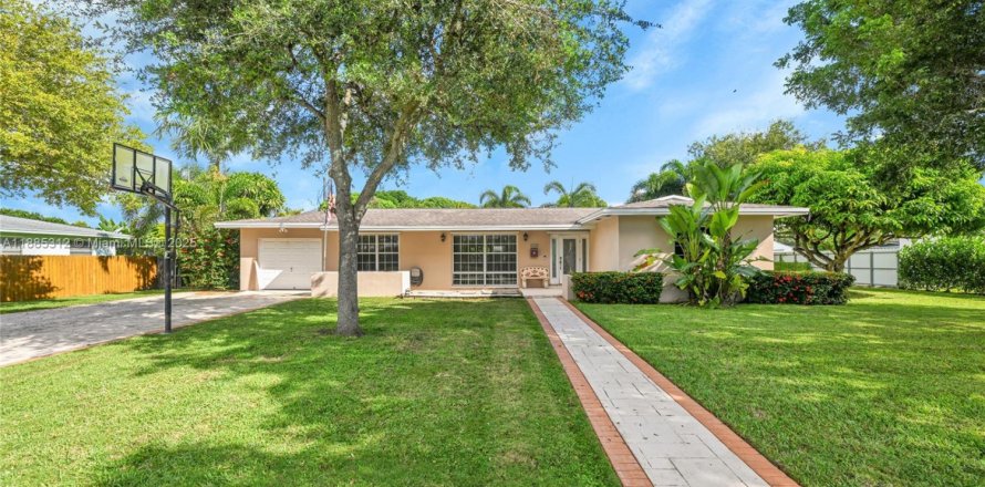 Casa en Homestead, Florida 3 dormitorios, 137.31 m2 № 1933172