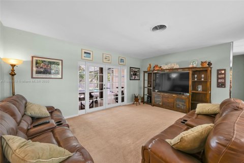 Casa en venta en Homestead, Florida, 3 dormitorios, 137.31 m2 № 1933172 - foto 10