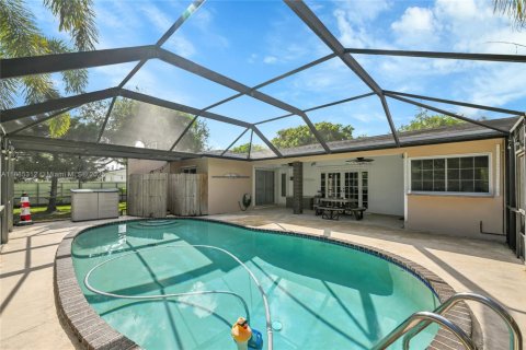 Casa en venta en Homestead, Florida, 3 dormitorios, 137.31 m2 № 1933172 - foto 28