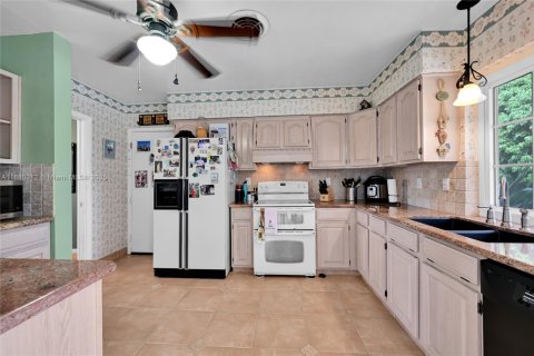 Casa en venta en Homestead, Florida, 3 dormitorios, 137.31 m2 № 1933172 - foto 15