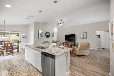 House in Summerfield, Florida 3 bedrooms, 166.67 sq.m. № 1914428 - photo 9