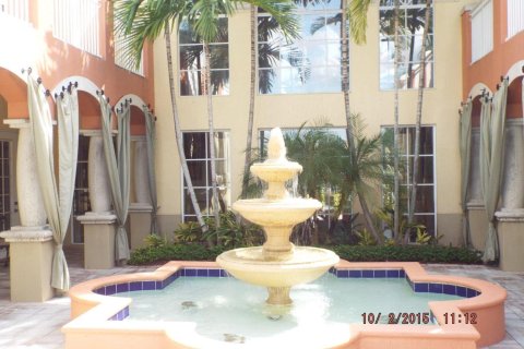 Condominio en alquiler en Palm Beach Gardens, Florida, 1 dormitorio, 97.64 m2 № 1047734 - foto 1