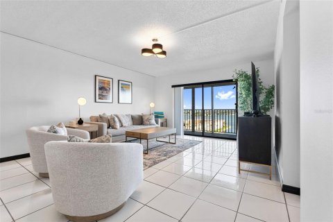 Condo in South Pasadena, Florida, 2 bedrooms № 2381018 - photo 6