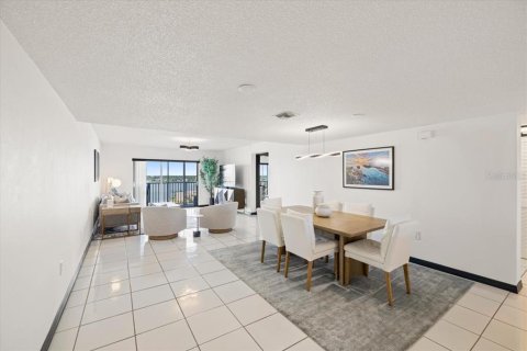 Condo in South Pasadena, Florida, 2 bedrooms № 2381018 - photo 7