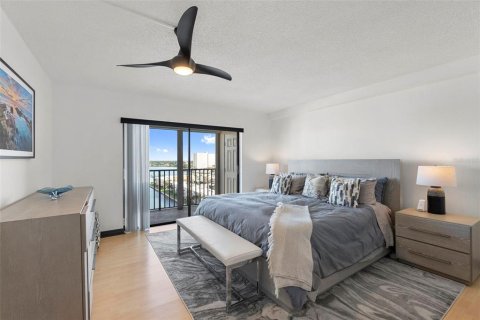 Condo in South Pasadena, Florida, 2 bedrooms № 2381018 - photo 14