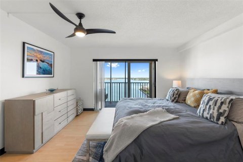 Condo in South Pasadena, Florida, 2 bedrooms № 2381018 - photo 16