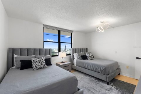 Condo in South Pasadena, Florida, 2 bedrooms № 2381018 - photo 22