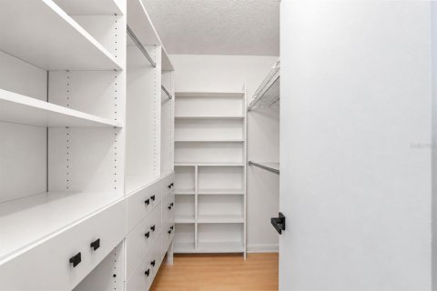 Condo in South Pasadena, Florida, 2 bedrooms № 2381018 - photo 24