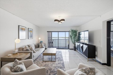 Condo in South Pasadena, Florida, 2 bedrooms № 2381018 - photo 4