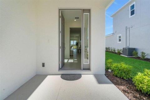 House in Punta Gorda, Florida 3 bedrooms, 153.94 sq.m. № 2217630 - photo 6