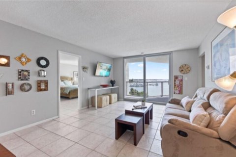 Condominio en alquiler en Sarasota, Florida, 2 dormitorios, 146.32 m2 № 2258645 - foto 13