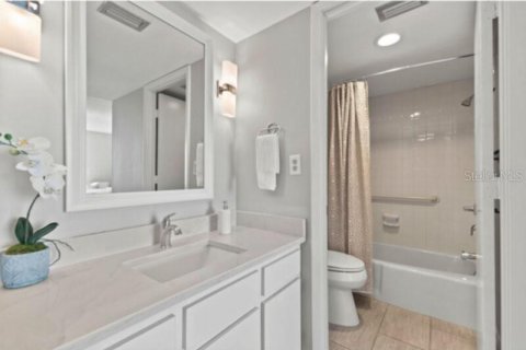 Condominio en alquiler en Sarasota, Florida, 2 dormitorios, 146.32 m2 № 2258645 - foto 29