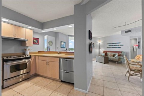 Condominio en alquiler en Sarasota, Florida, 2 dormitorios, 146.32 m2 № 2258645 - foto 18