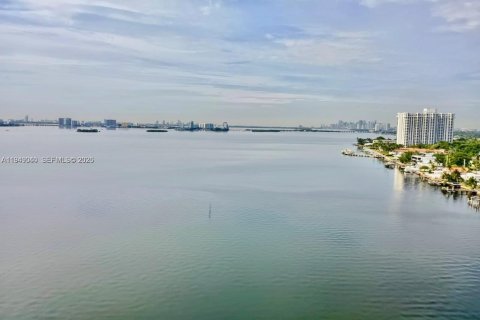 Студия в кондо в Майами, Флорида № 2005084