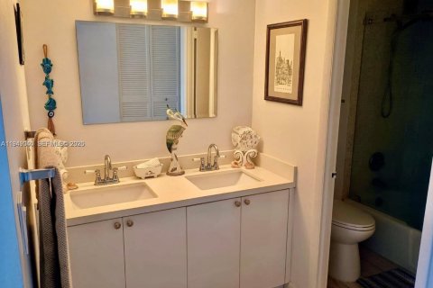 Снять в аренду кондоминиум в Майами, Флорида № 2005084 - фото 15