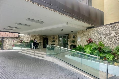 Снять в аренду кондоминиум в Майами, Флорида № 2005084 - фото 18