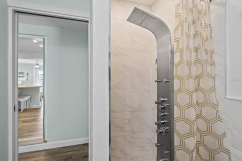 House in Sarasota, Florida 3 bedrooms, 114.08 sq.m. № 947274 - photo 22