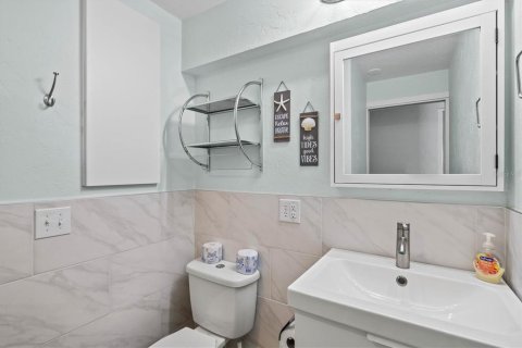 House in Sarasota, Florida 3 bedrooms, 114.08 sq.m. № 947274 - photo 21