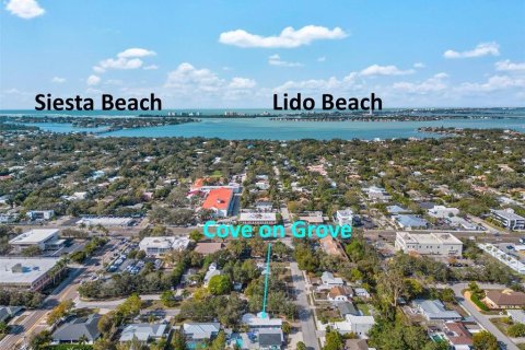 House in Sarasota, Florida 3 bedrooms, 114.08 sq.m. № 947274 - photo 5