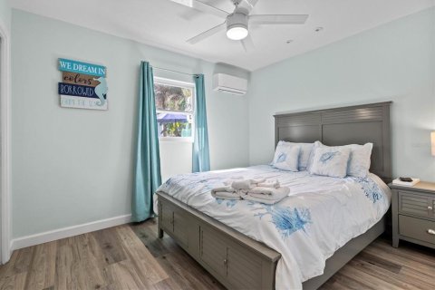 House in Sarasota, Florida 3 bedrooms, 114.08 sq.m. № 947274 - photo 28