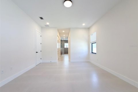 Villa ou maison à louer à Port Charlotte, Floride: 4 chambres, 228.73 m2 № 2156168 - photo 5