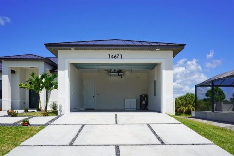 Villa ou maison à louer à Port Charlotte, Floride: 4 chambres, 228.73 m2 № 2156168 - photo 3