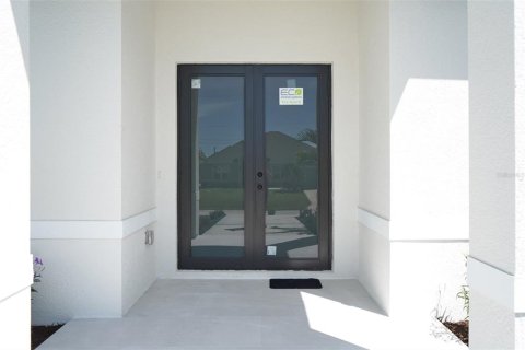 Villa ou maison à louer à Port Charlotte, Floride: 4 chambres, 228.73 m2 № 2156168 - photo 2