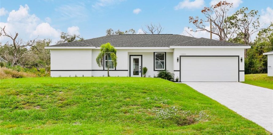 House in Port Charlotte, Florida 4 bedrooms, 151.99 sq.m. № 1757120