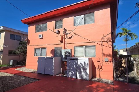 House in Miami Beach, Florida 2 bedrooms, 92.9 sq.m. № 1991320 - photo 17