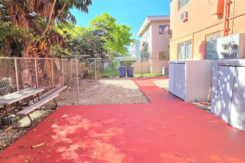 House in Miami Beach, Florida 2 bedrooms, 92.9 sq.m. № 1991320 - photo 16