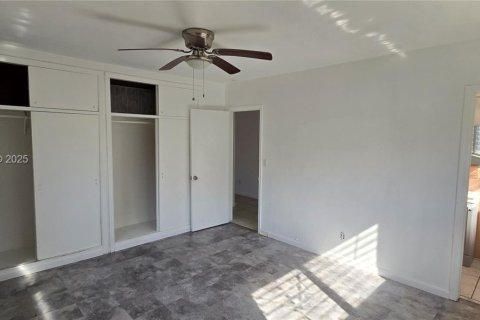 House in Miami Beach, Florida 2 bedrooms, 92.9 sq.m. № 1991320 - photo 10