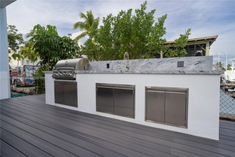House in Key Largo, Florida 3 bedrooms, 128.02 sq.m. № 1702478 - photo 12