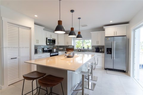 House in Key Largo, Florida 3 bedrooms, 128.02 sq.m. № 1702478 - photo 21