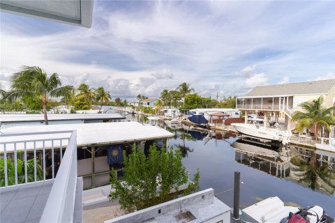 House in Key Largo, Florida 3 bedrooms, 128.02 sq.m. № 1702478 - photo 16