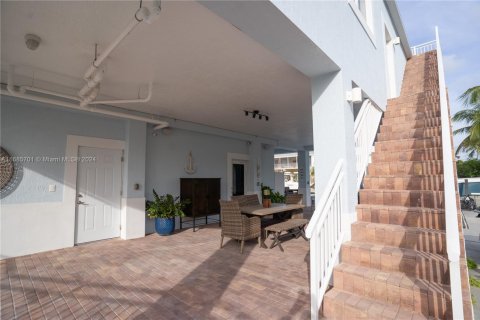 House in Key Largo, Florida 3 bedrooms, 128.02 sq.m. № 1702478 - photo 14