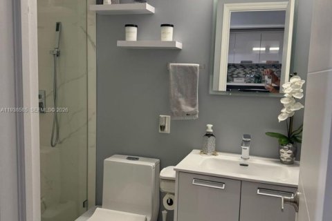 House in Hialeah, Florida 2 bedrooms, 91.88 sq.m. № 1996299 - photo 16