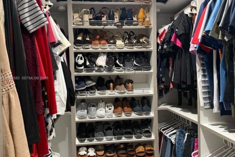 House in Hialeah, Florida 2 bedrooms, 91.88 sq.m. № 1996299 - photo 14