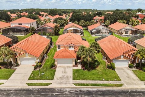 House in Davenport, Florida 5 bedrooms, 195.65 sq.m. № 1838116 - photo 2