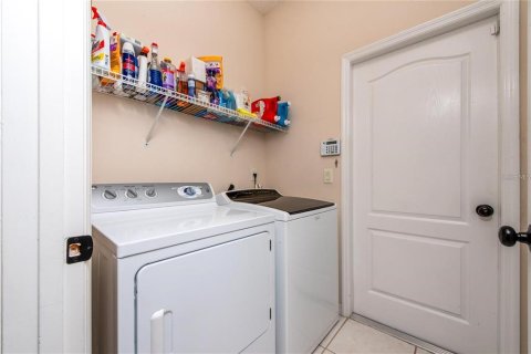 Casa en alquiler en Orlando, Florida, 4 dormitorios, 227.52 m2 № 1827658 - foto 29