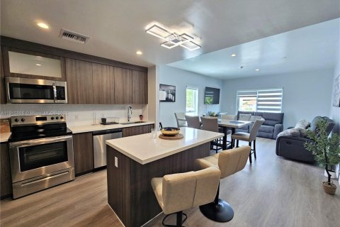 Condominio en venta en Hollywood, Florida, 2 dormitorios, 108.7 m2 № 1971707 - foto 1