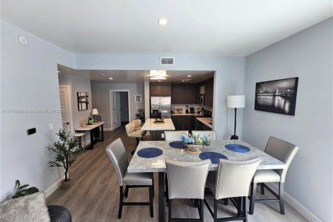 Condominio en venta en Hollywood, Florida, 2 dormitorios, 108.7 m2 № 1971707 - foto 3