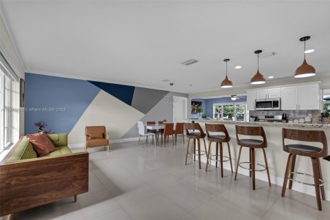 Villa ou maison à louer à Miami, Floride: 5 chambres, 155.89 m2 № 1974026 - photo 4