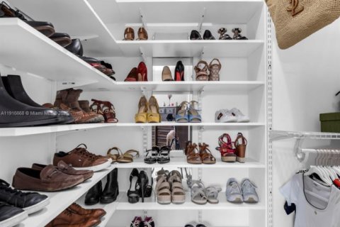 Villa ou maison à louer à Miami, Floride: 5 chambres, 155.89 m2 № 1974026 - photo 23